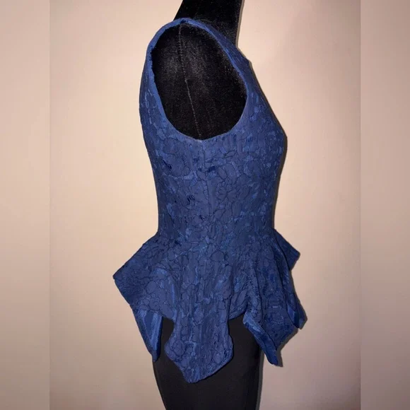 Lulu's Sleeveless Navy Blue Floral Lace Peplum Top -EUC - Picture 3 of 6